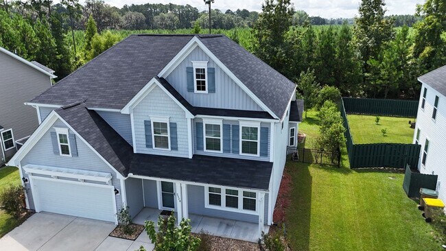 Building Photo - 5 bedroom and 3.5 bath located in BUCKHEAD...