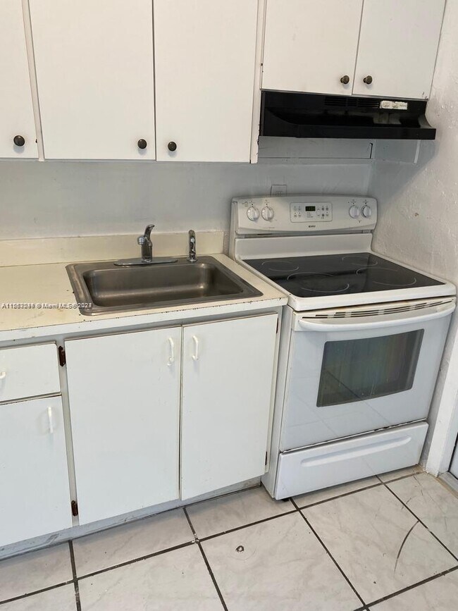 Building Photo - 2181 NW 91st St