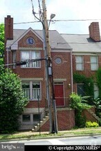 Building Photo - 627 N West St