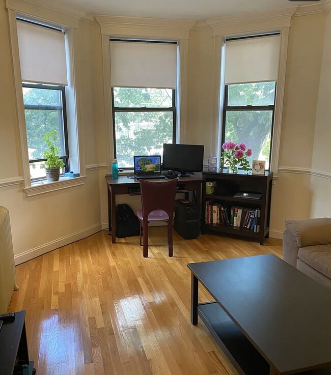 Foto del edificio - 1353 Commonwealth Ave