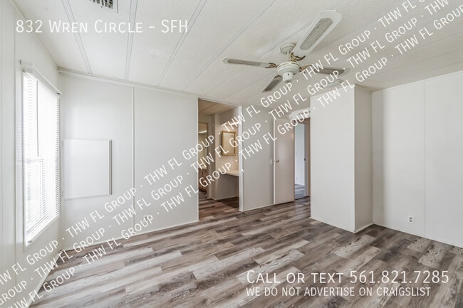 Foto del edificio - 832 Wren Cir