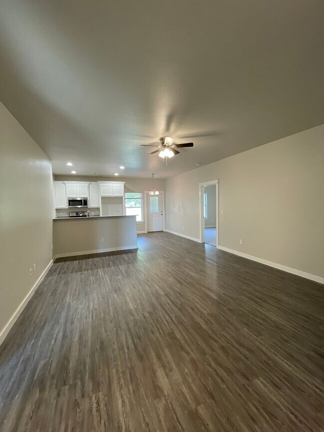 Foto del edificio - Cozy 3 bed, 2 bath close to Choctaw Casino