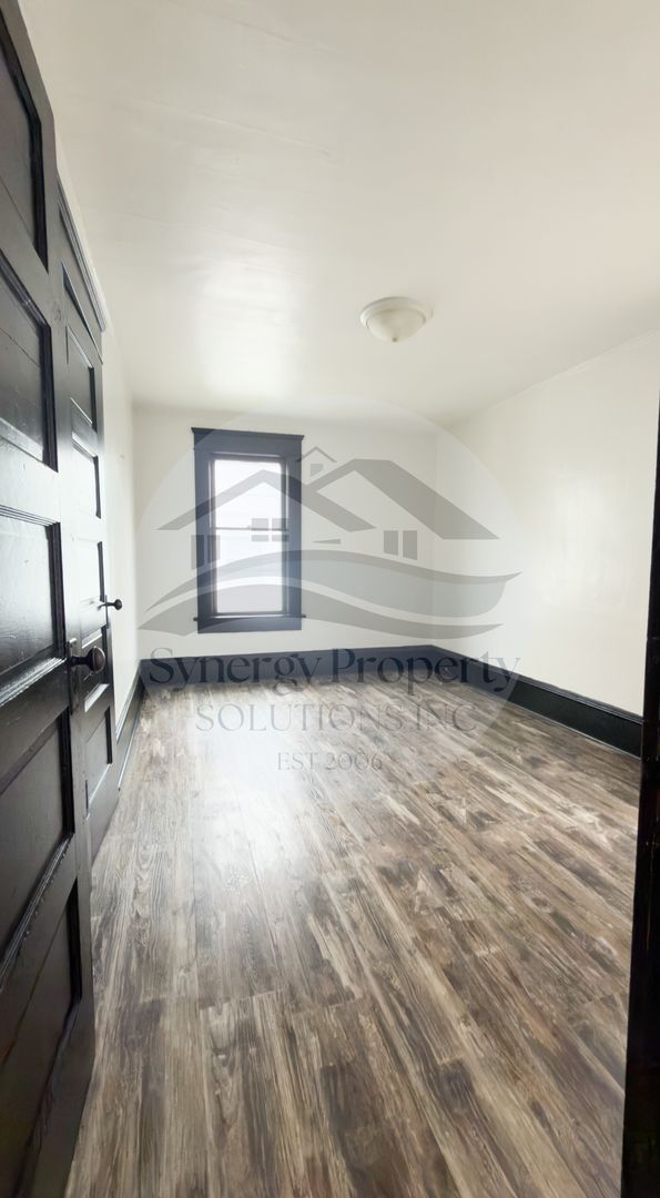 Foto del edificio - Available Now!