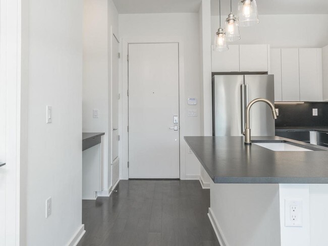 Foto del edificio - 211 W Johanna St