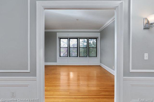 Foto del edificio - 2900 E Jefferson Ave