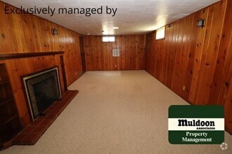 Building Photo - 215 Kenwood Dr