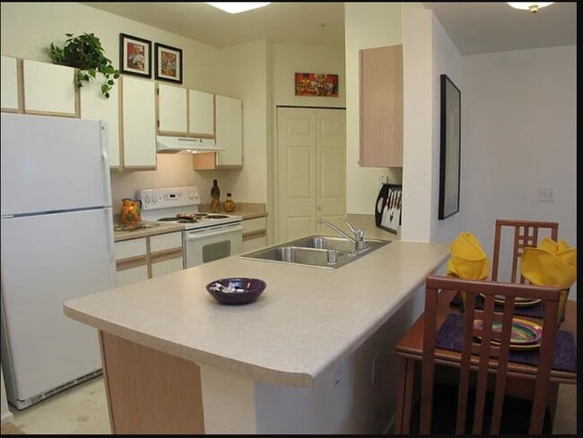 Building Photo - The Village at Hampden Town Center