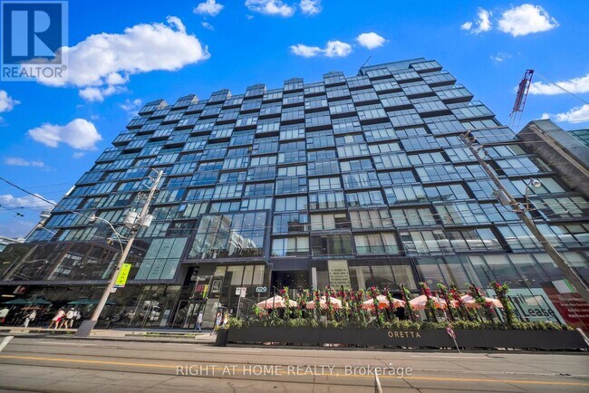 Photo du bâtiment - 629 King St W