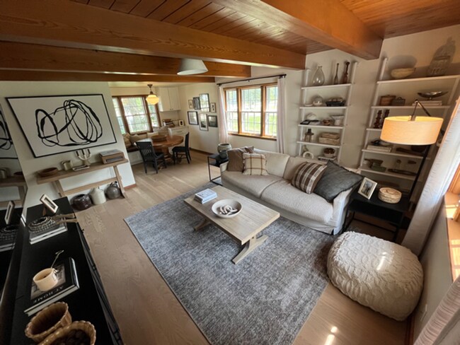 Foto del edificio - Charming Greendale Single Family Home!