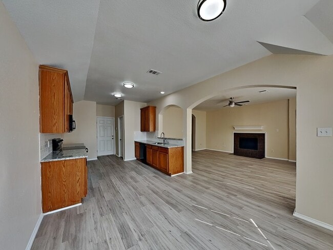 Building Photo - 613 Destin Dr