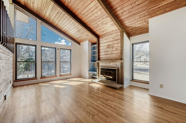 Foto del edificio - Incredible Shanahan Ridge Home with Flatiron Views