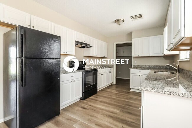 Building Photo - 4 Bedroom Pet-Friendly Home in Oklahoma City, OK with Main Street Renewal