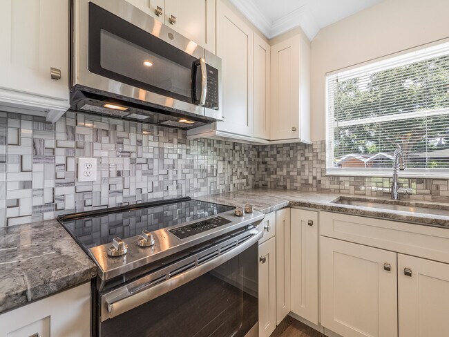 Foto del edificio - 2318 Grove St