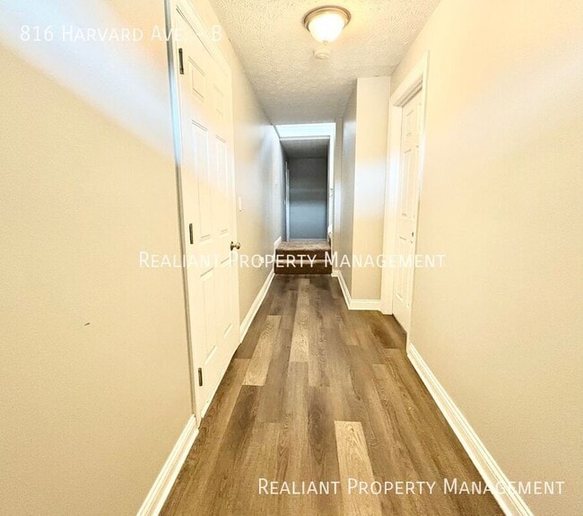 Building Photo - 816 Harvard Dr
