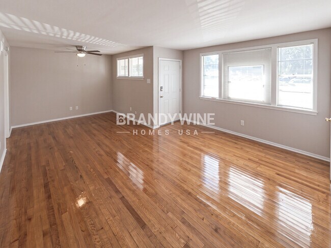 Building Photo - 4854 Cloister Ave