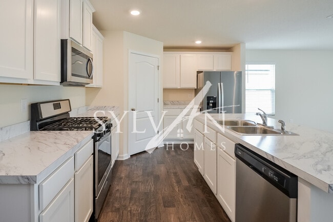 Building Photo - Charming 3BR 2BA Home
