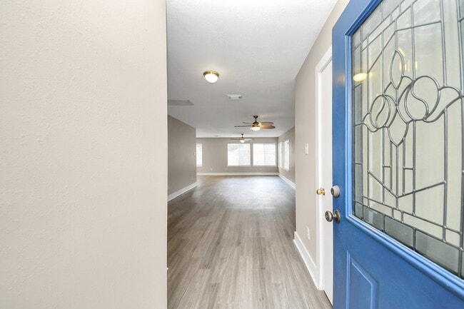 Foto del edificio - 18178 Woodsdale Ct