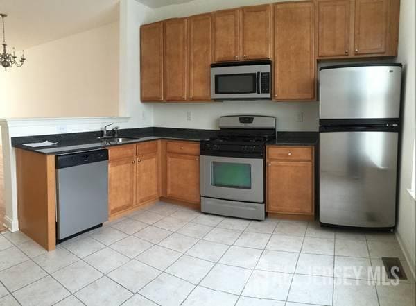 Foto del edificio - 112 Giordano Ave