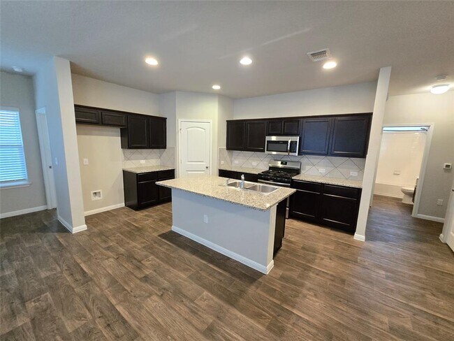 Foto del edificio - 10804 Gonzales Ranger Pass