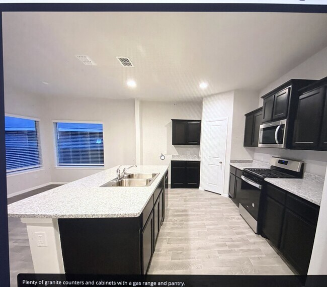 Foto del edificio - 8605 Jace Ct