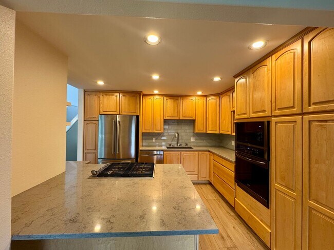 Foto del edificio - 2045 Eastridge Dr