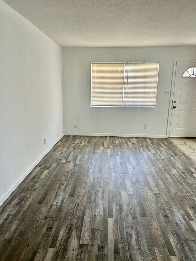 Building Photo - 162 Marin Ave