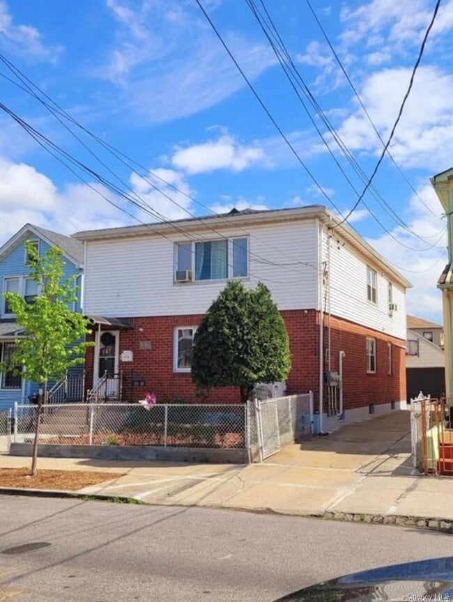 Building Photo - 171-28 103rd Rd