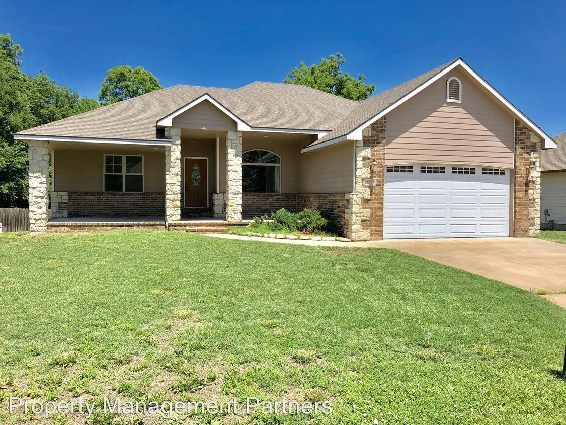 Primary Photo - 4 br, 2 bath House - 2 Kansas Ct.