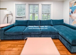 Building Photo - 65-67-67 St James Cir