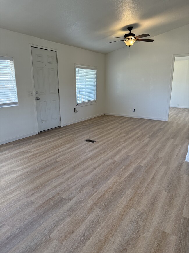 Building Photo - 38760 Dinosaur Point Rd