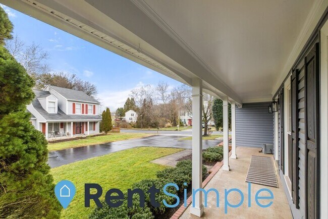 Building Photo - 3920 Bokel Dr