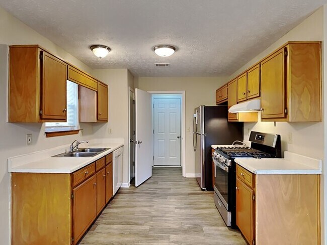 Foto del edificio - 411 Fieldgreen Dr