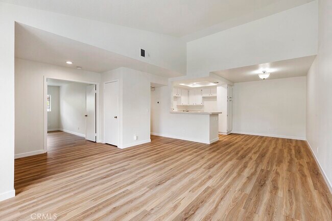 Foto del edificio - 27228 Ryan Dr