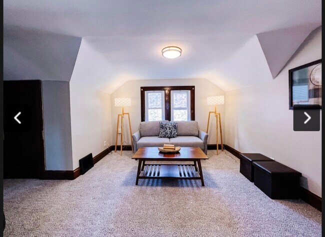 Foto del edificio - 1274 N 71st St