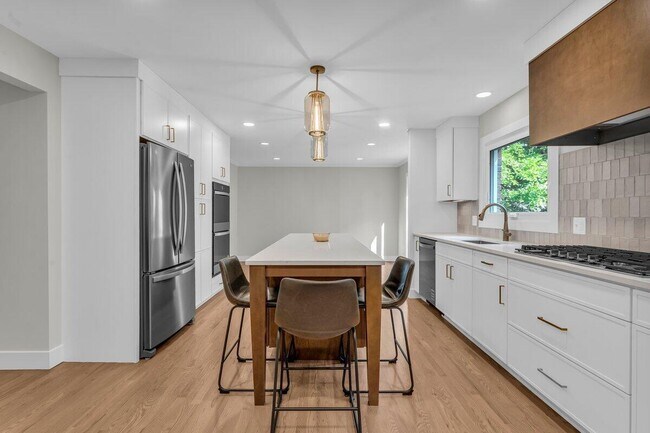 Building Photo - 3729 Boulder Dr