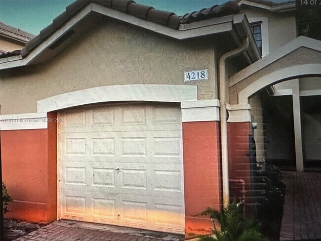 Foto del edificio - 4218 Vineyard Cir