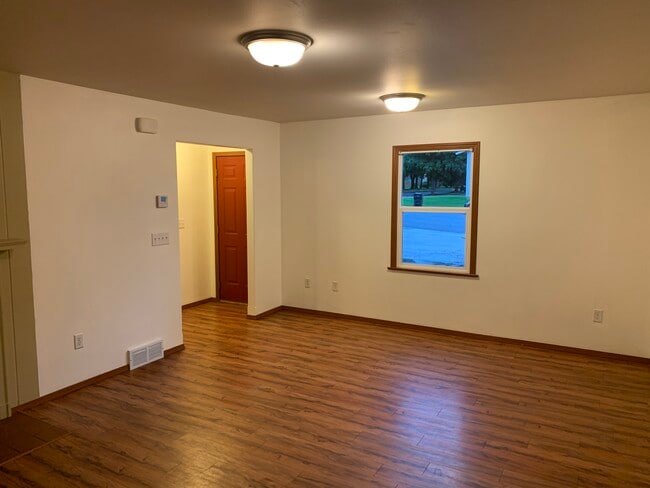 Building Photo - 520 K St