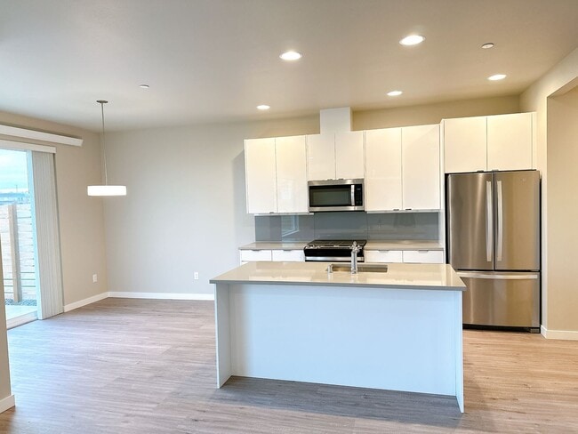 Foto del edificio - Available February 1st! Newer, Energy-Efficient 3 bdrm, 2.5 bath in Bellingham