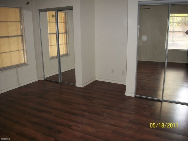 Building Photo - 306 W Matz Ave