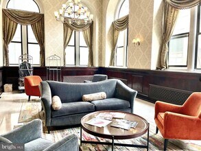 Building Photo - 1324 Locust St