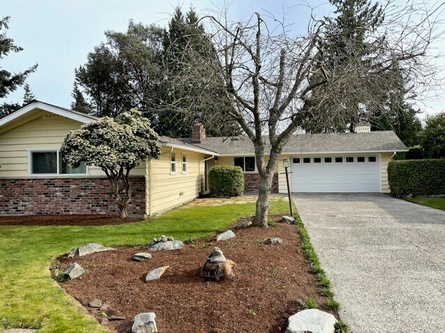 Foto principal - 16127 SE 5th St