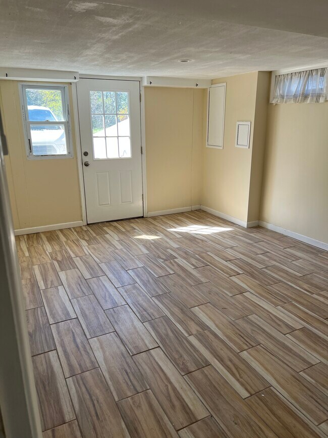 Building Photo - 5208 Font Ave