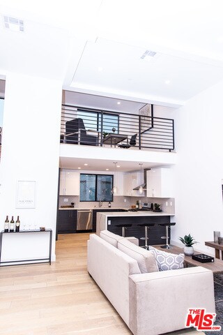 Foto del edificio - 2404 Glendale Blvd