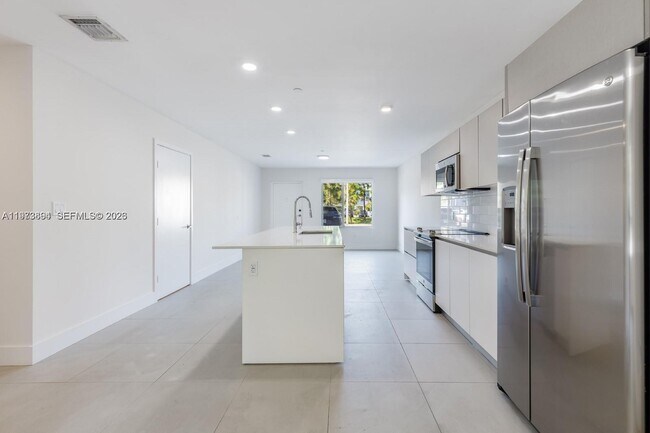 Foto del edificio - 2505 NE 193rd St