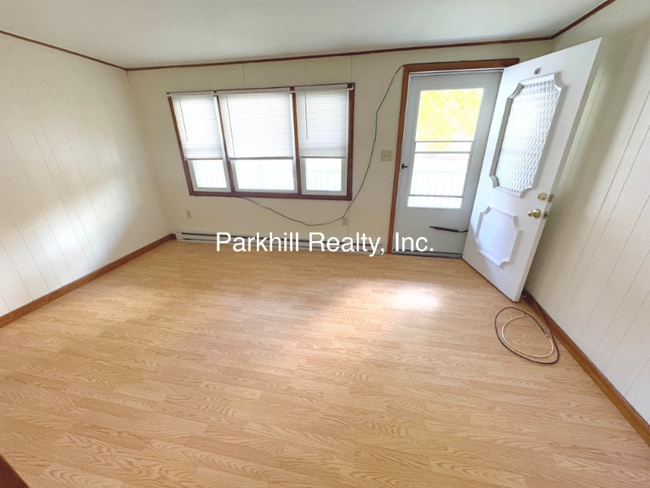 Foto del edificio - 20 Oakwood Dr