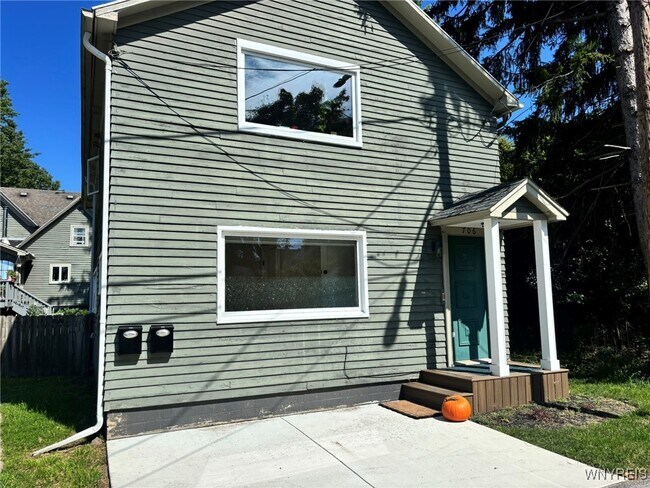 Foto del edificio - 706 Hilliker Ct