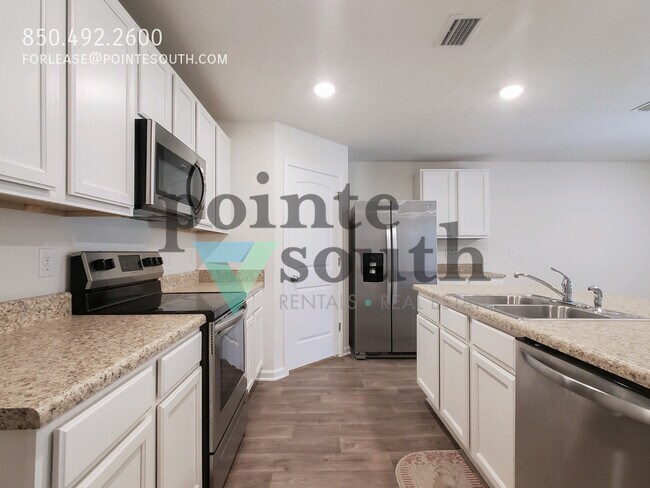 Building Photo - 5810 Paddock Way
