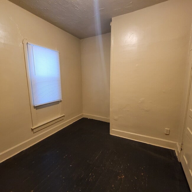 Photo - Quick Commute Downtown! Apartment