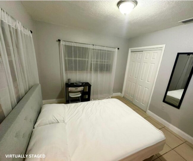 Foto del edificio - 1450 NW 24th Terrace