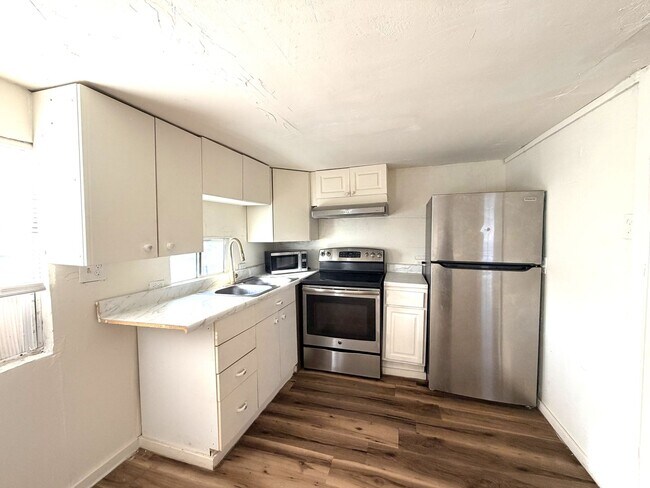 Building Photo - 8115 Tolles Dr